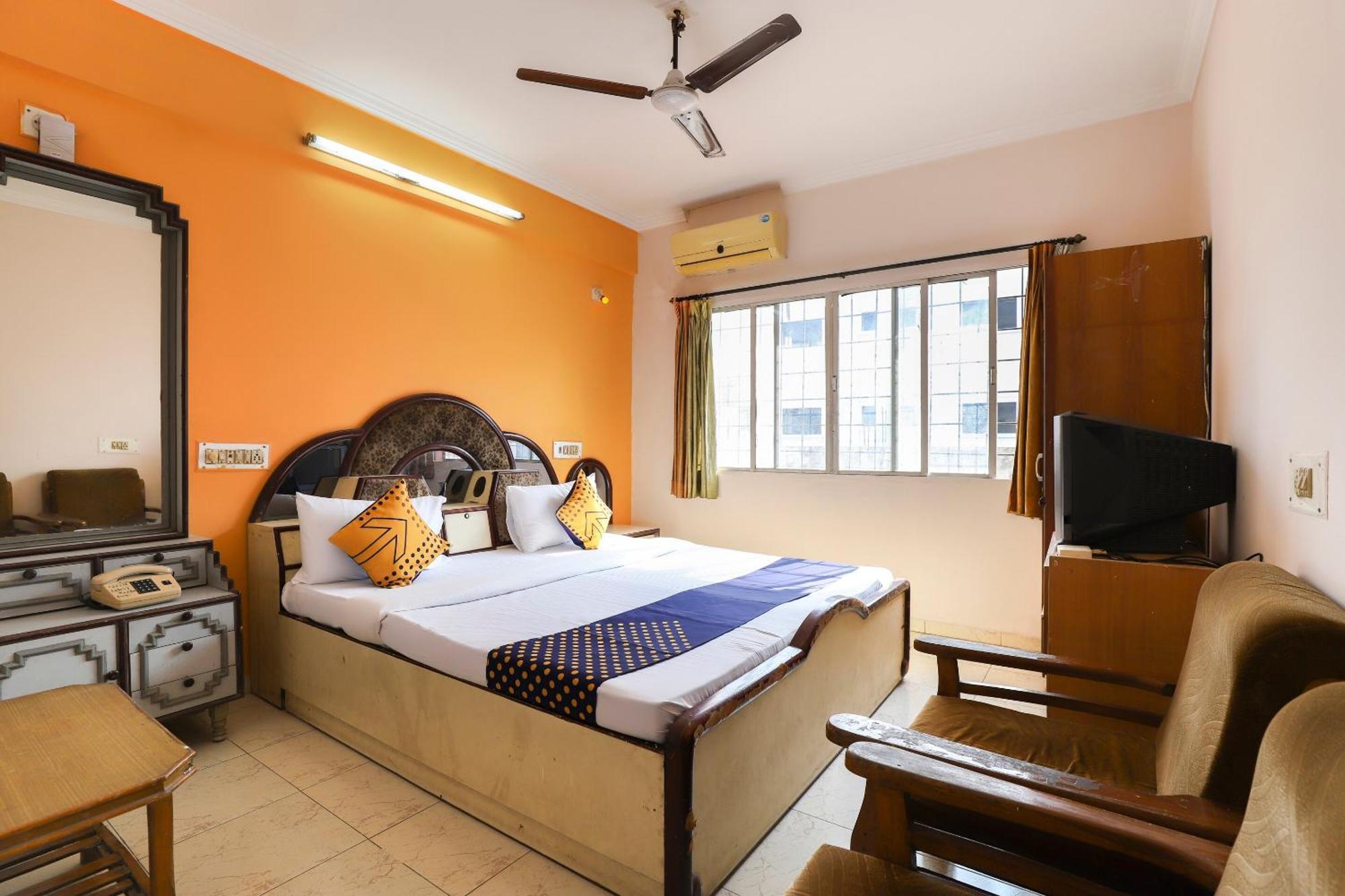 Spot On Hotel Shyam Inn Hālol Exterior foto